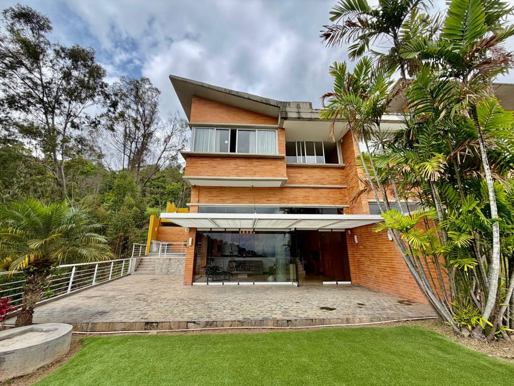 Casa en Alto Hatillo, Caracas - 1