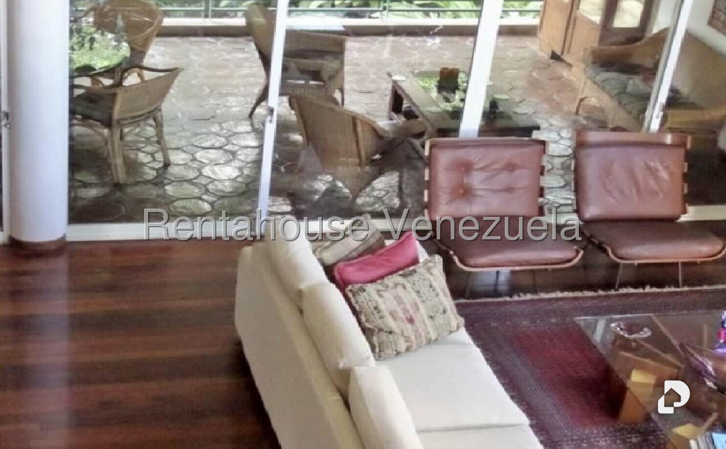 Casa en Altamira, Caracas – 15