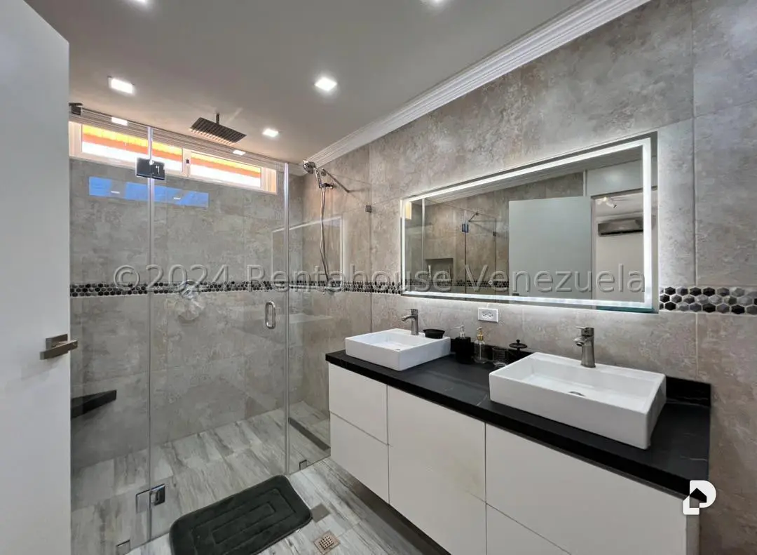 Casa en Prados del Este, Caracas – 27