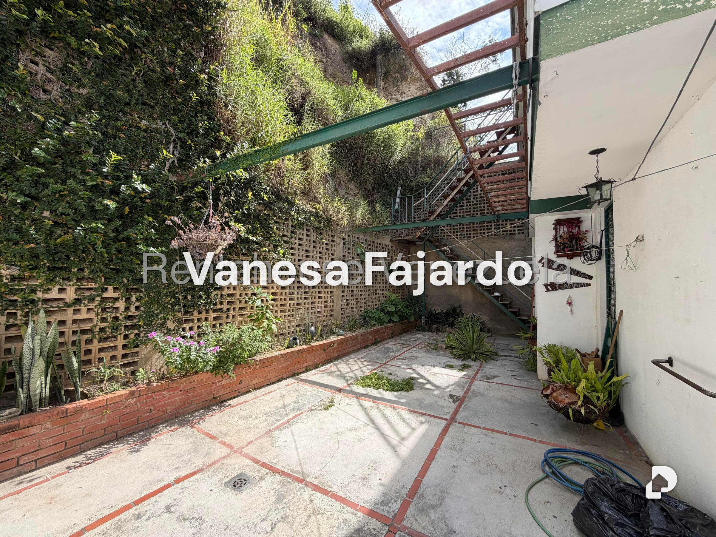 Casa en La Trinidad, Caracas – 20