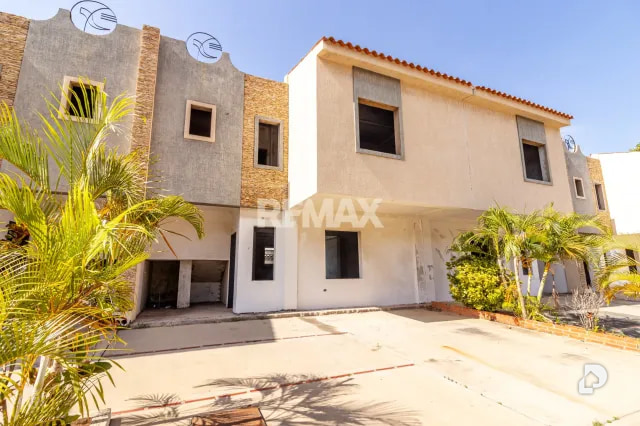 Townhouse en 5 de San Jacinto, Maracaibo – 7