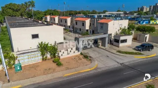 Townhouse en 5 de San Jacinto, Maracaibo – 14