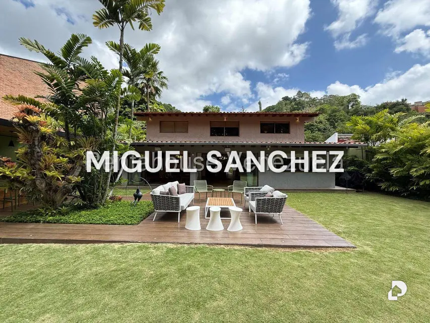 Casa en Colinas de Tamanaco, Caracas – 25