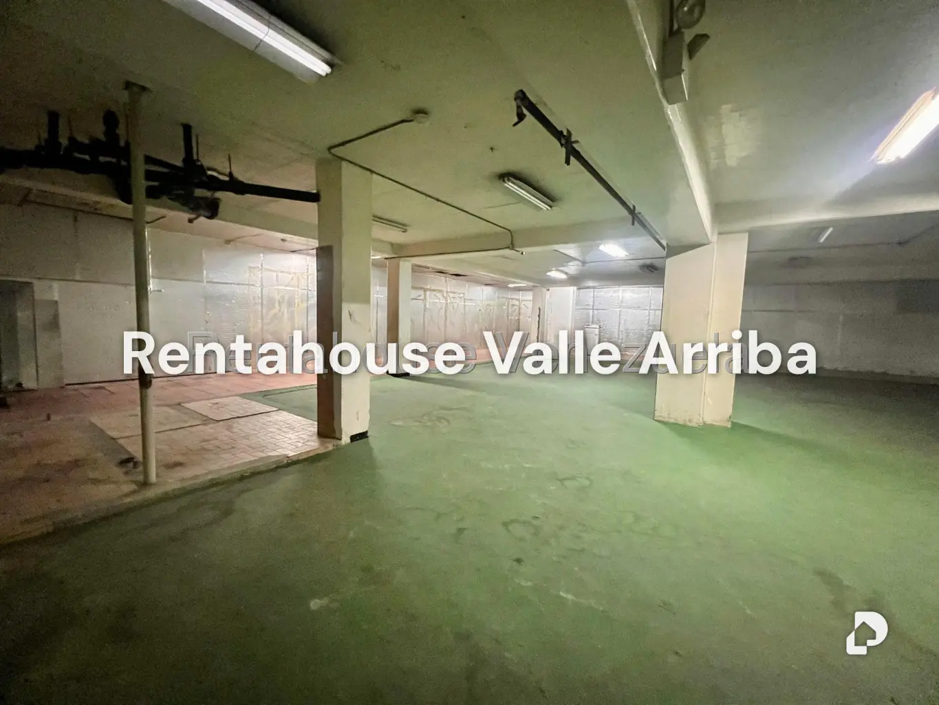 Edificio en La Urbina, Caracas – 16