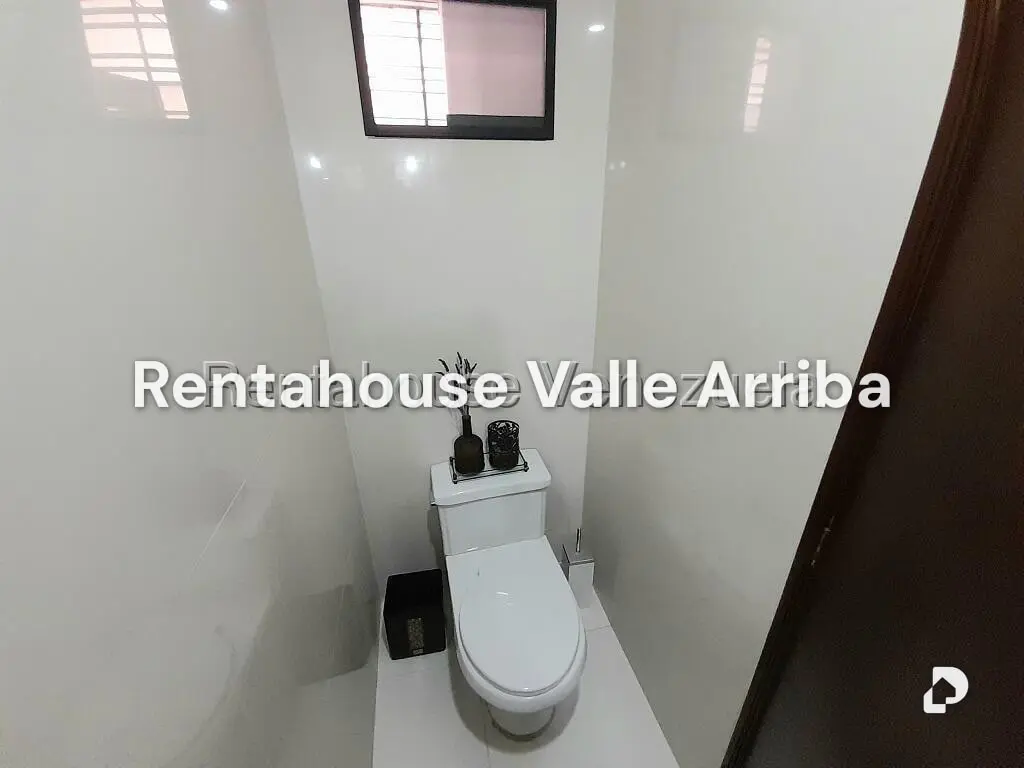 House in La Tahona, Caracas – 13
