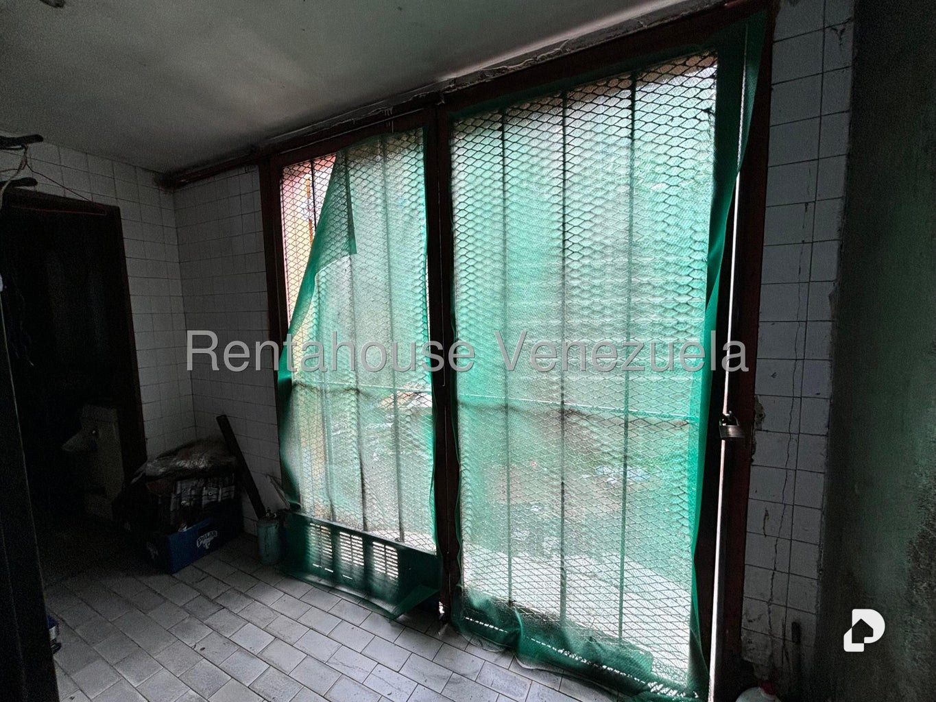 Local comercial en La California Norte, Caracas – 13