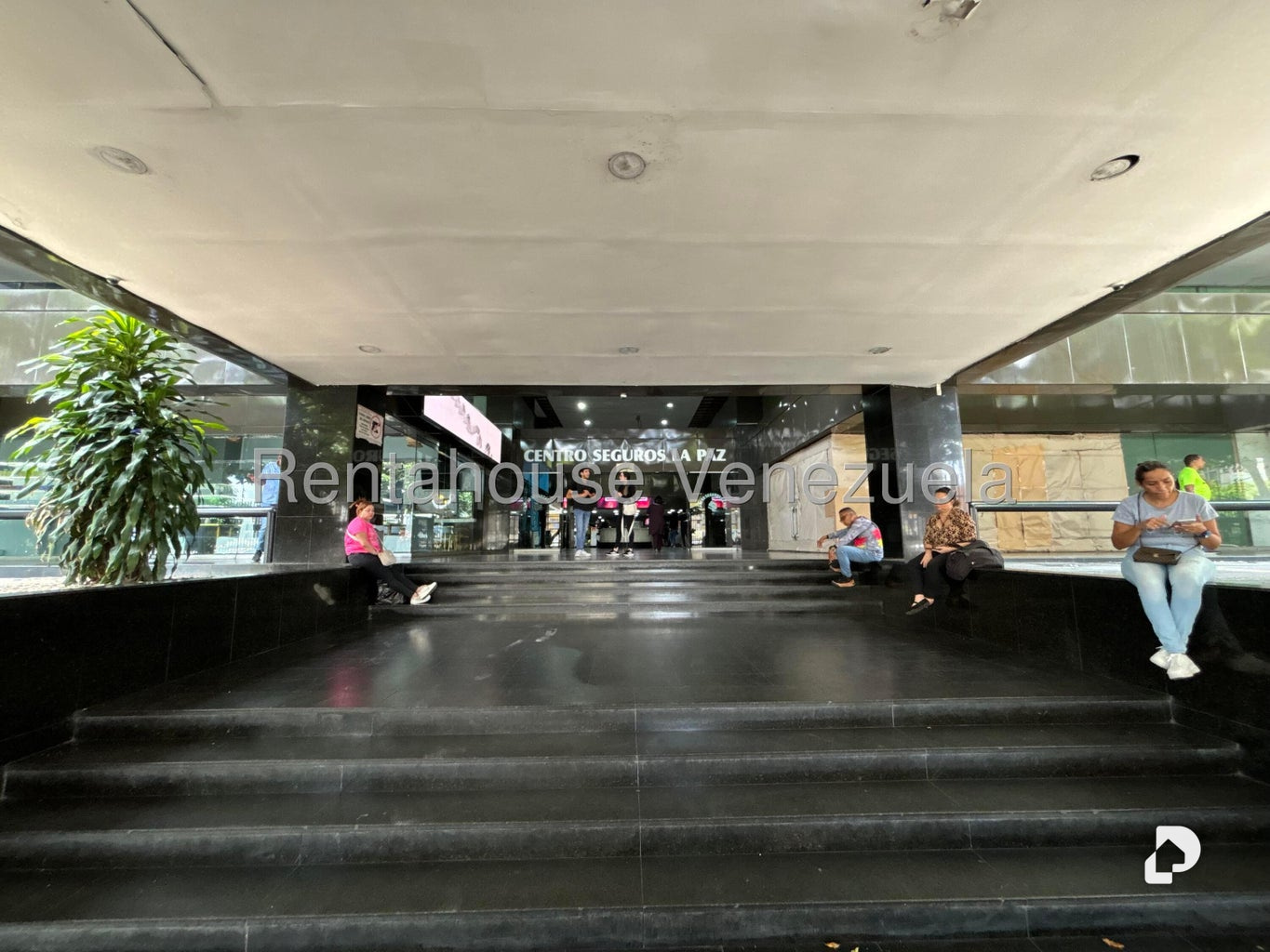 Local comercial en La California Norte, Caracas – 22