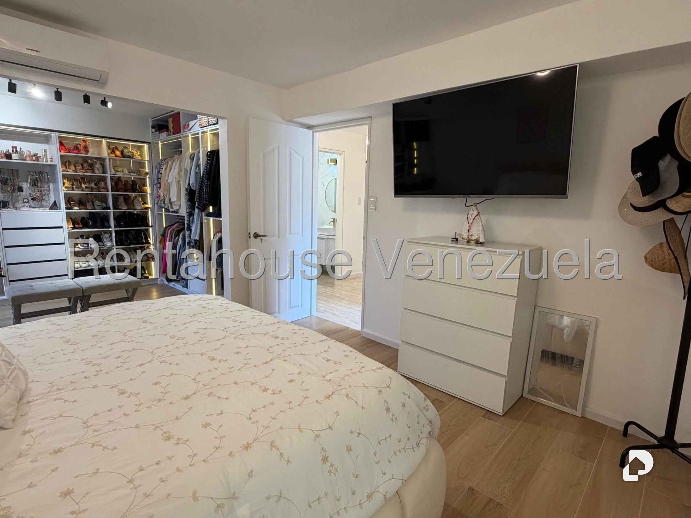 Apartamento en Guiacay, Caracas – 2