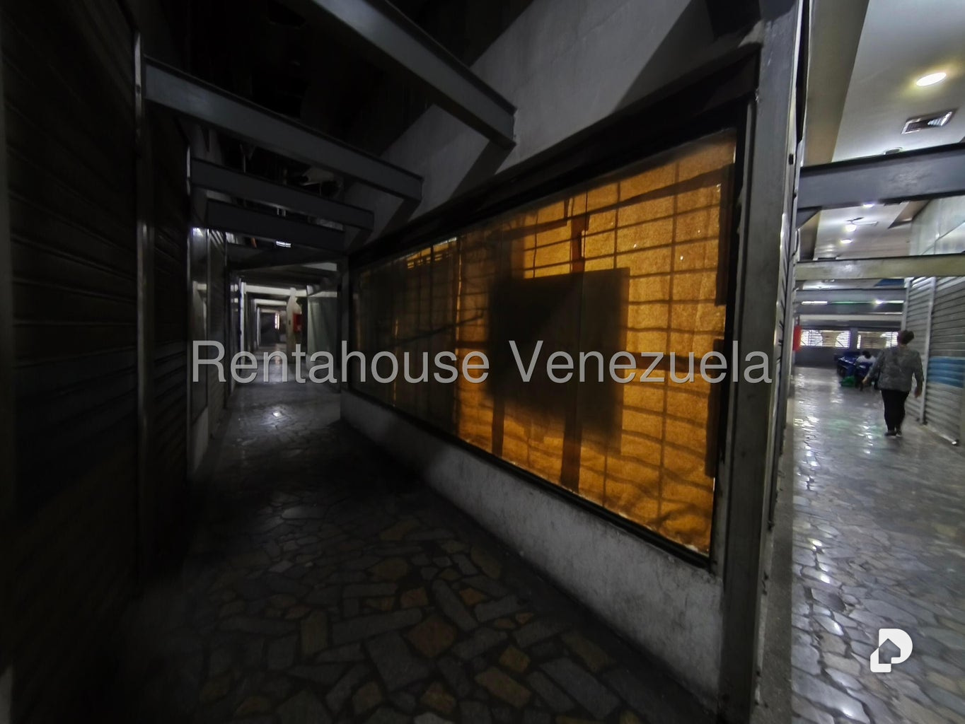 Local comercial en Parroquia Santa Rosalía, Caracas – 15