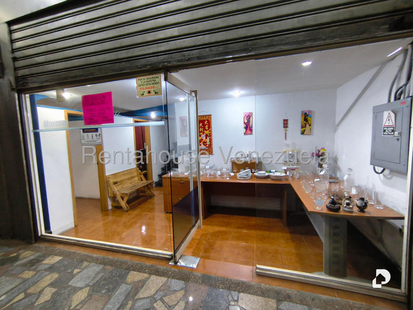 Local comercial en Parroquia Santa Rosalía, Caracas – 2