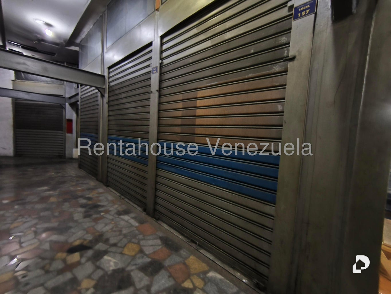 Local comercial en Parroquia Santa Rosalía, Caracas – 19