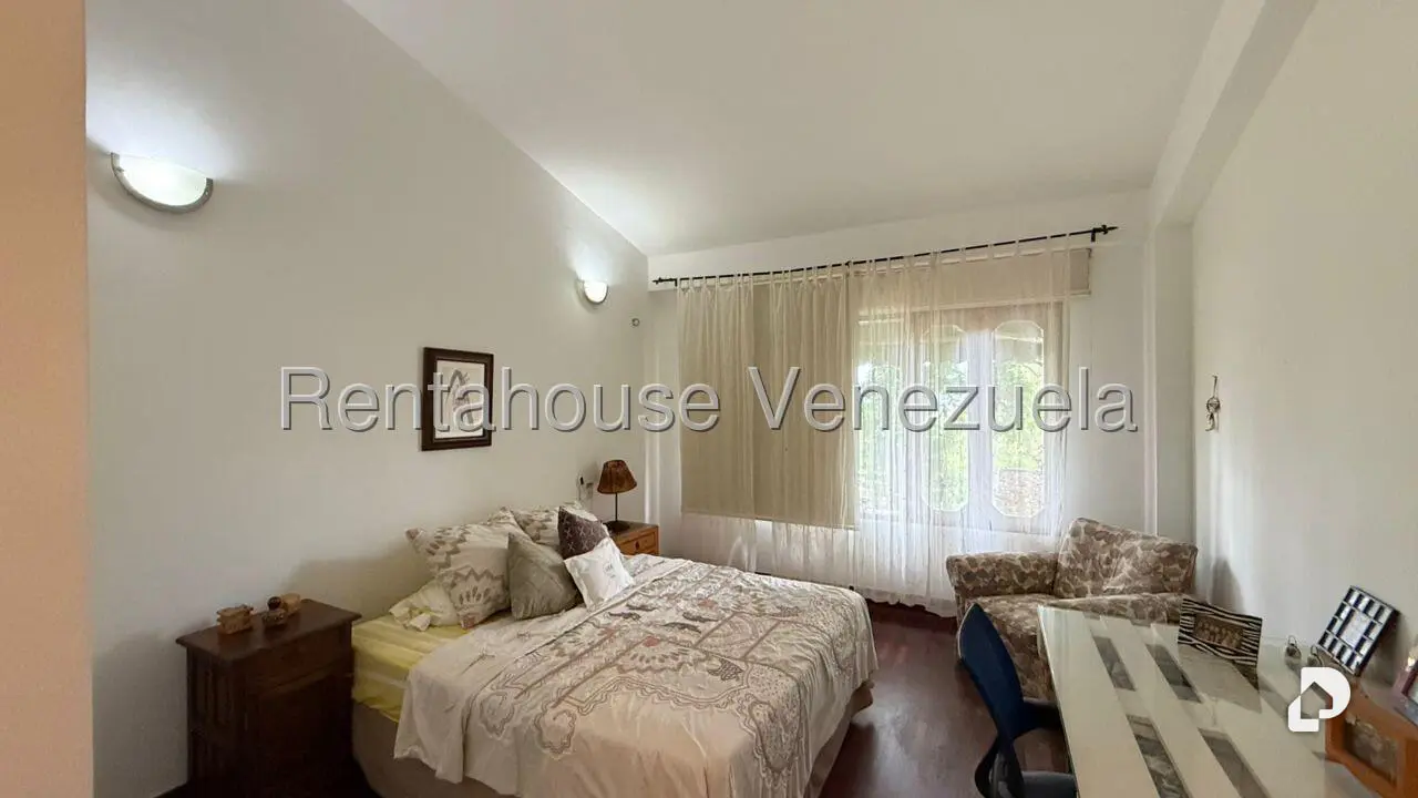 Casa en Oripoto, Caracas – 27