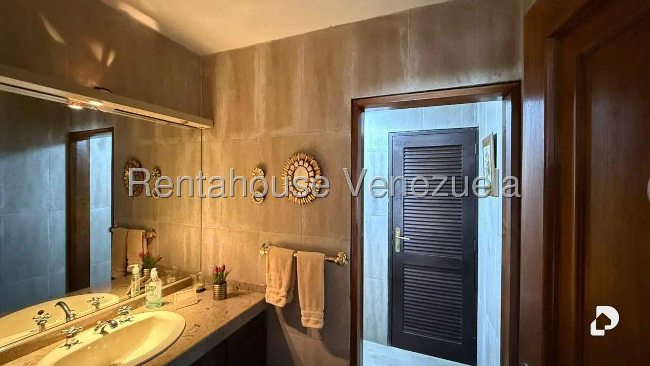 Casa en Oripoto, Caracas – 11
