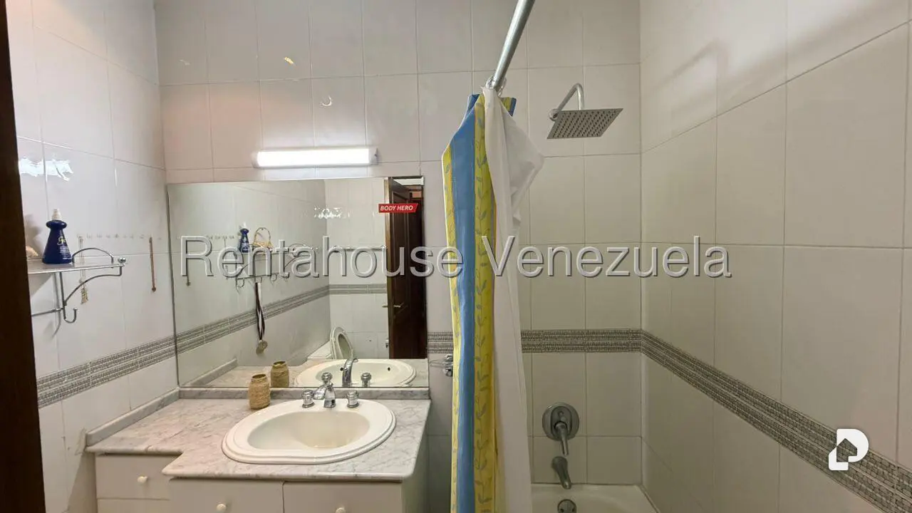 Casa en Oripoto, Caracas – 29