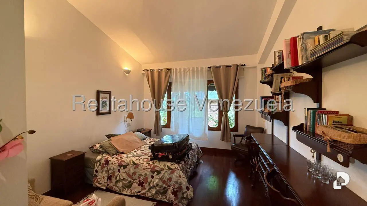 Casa en Oripoto, Caracas – 24