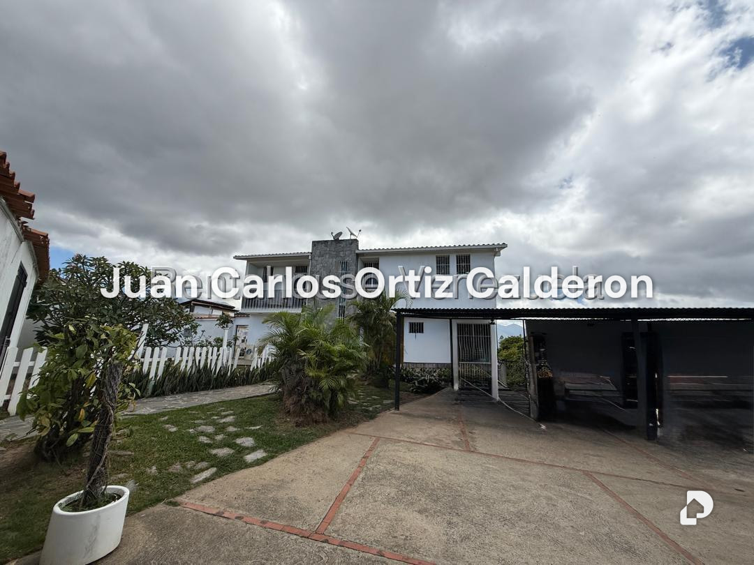 Casa en Cumbres de Curumo, Caracas – 2
