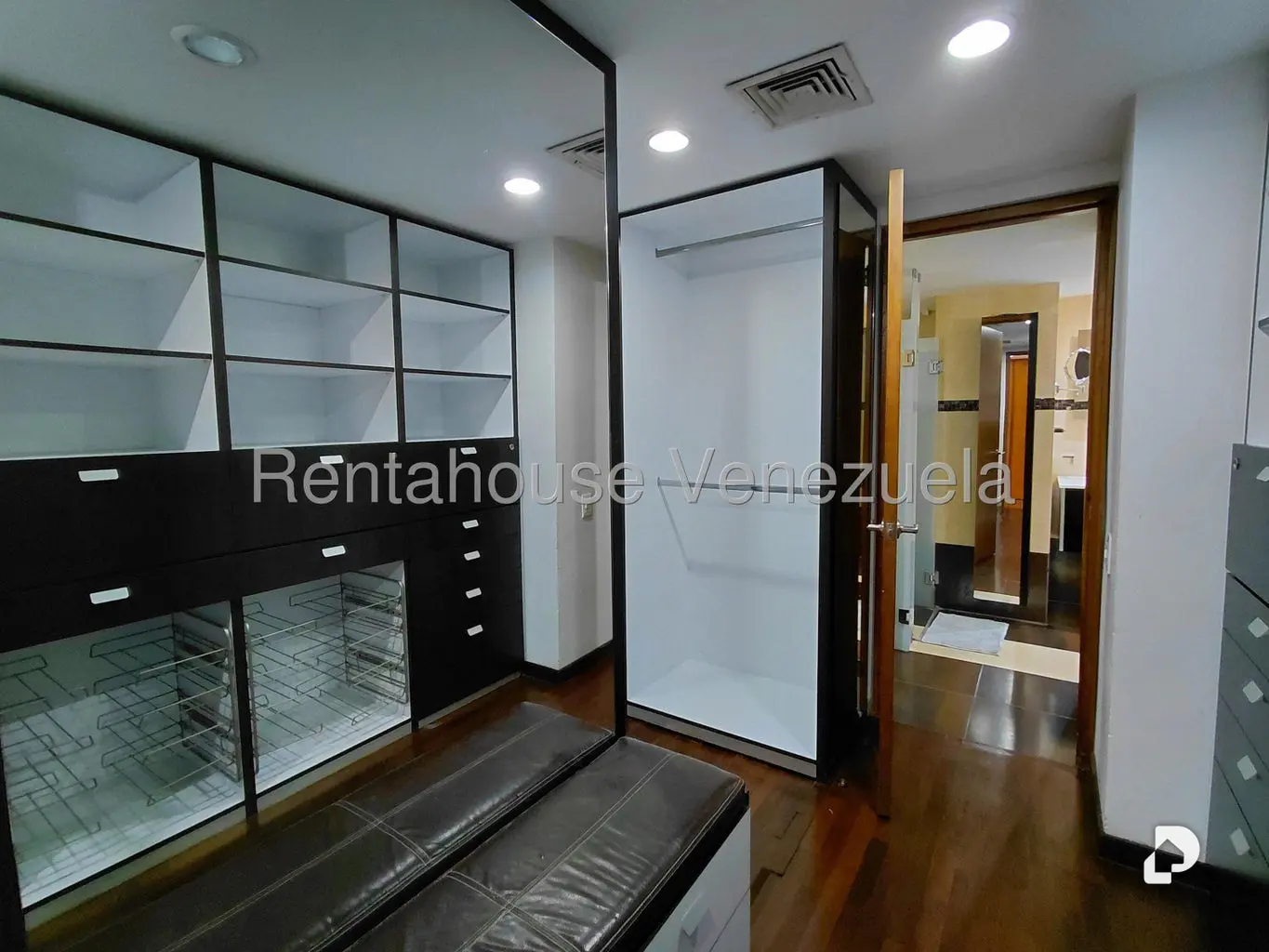 Penthouse en Los Dos Caminos, Caracas – 31