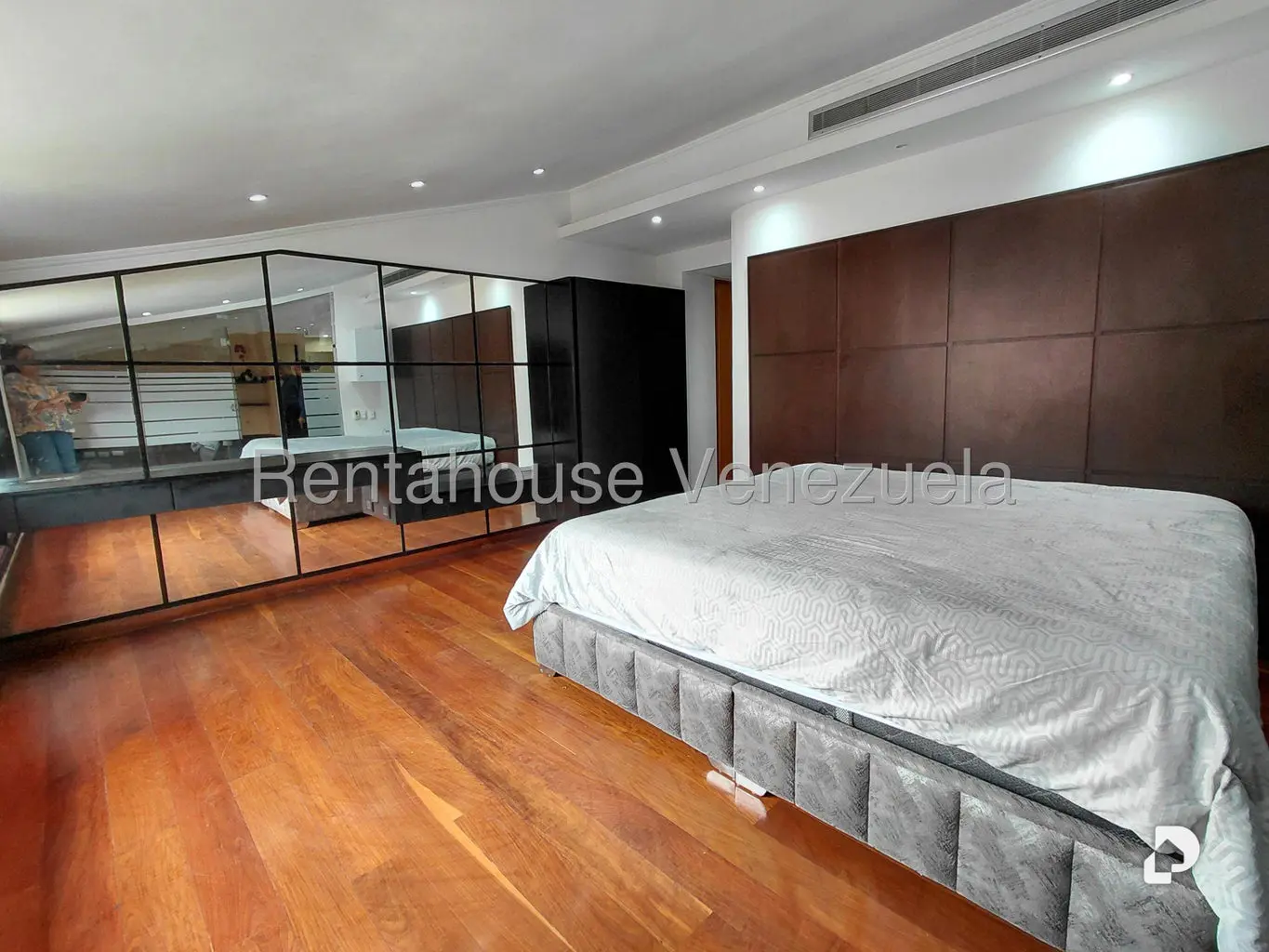 Penthouse en Los Dos Caminos, Caracas – 25