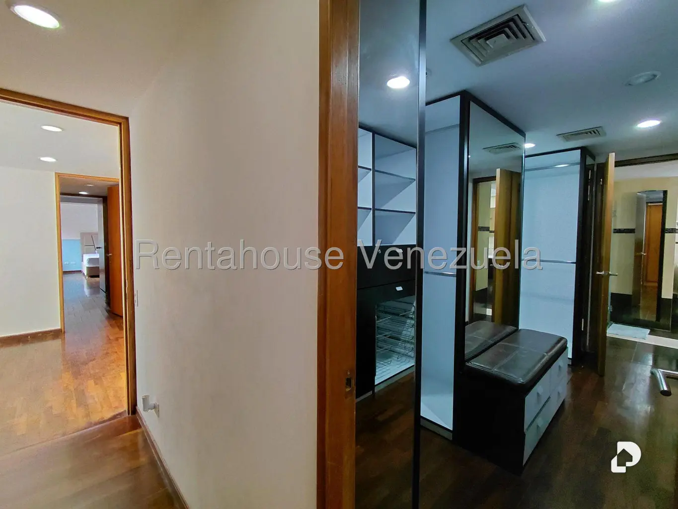 Penthouse en Los Dos Caminos, Caracas – 32