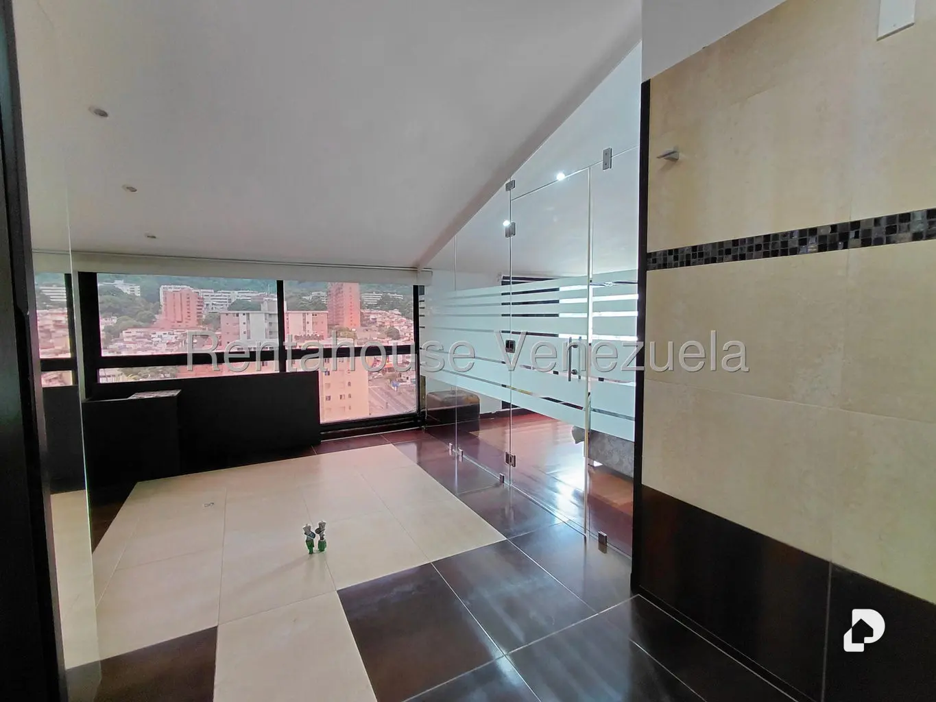 Penthouse en Los Dos Caminos, Caracas – 27