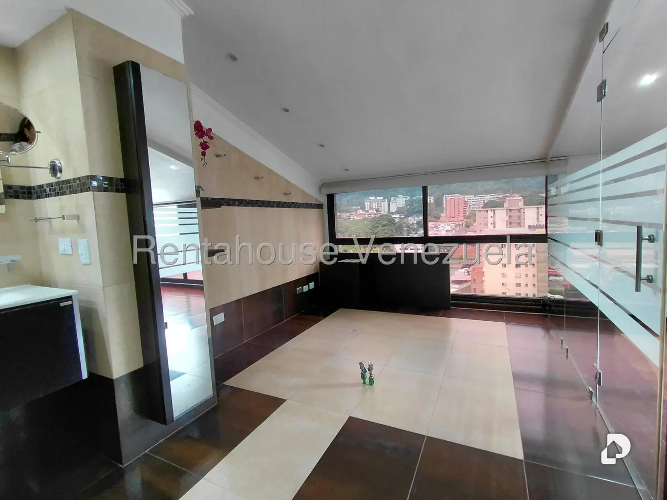 Penthouse en Los Dos Caminos, Caracas – 26