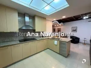 Casa en Alto Prado, Caracas – 8