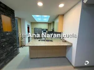 Casa en Alto Prado, Caracas – 5
