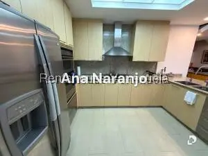 Casa en Alto Prado, Caracas – 9