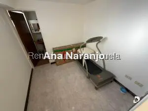 Casa en Alto Prado, Caracas – 24