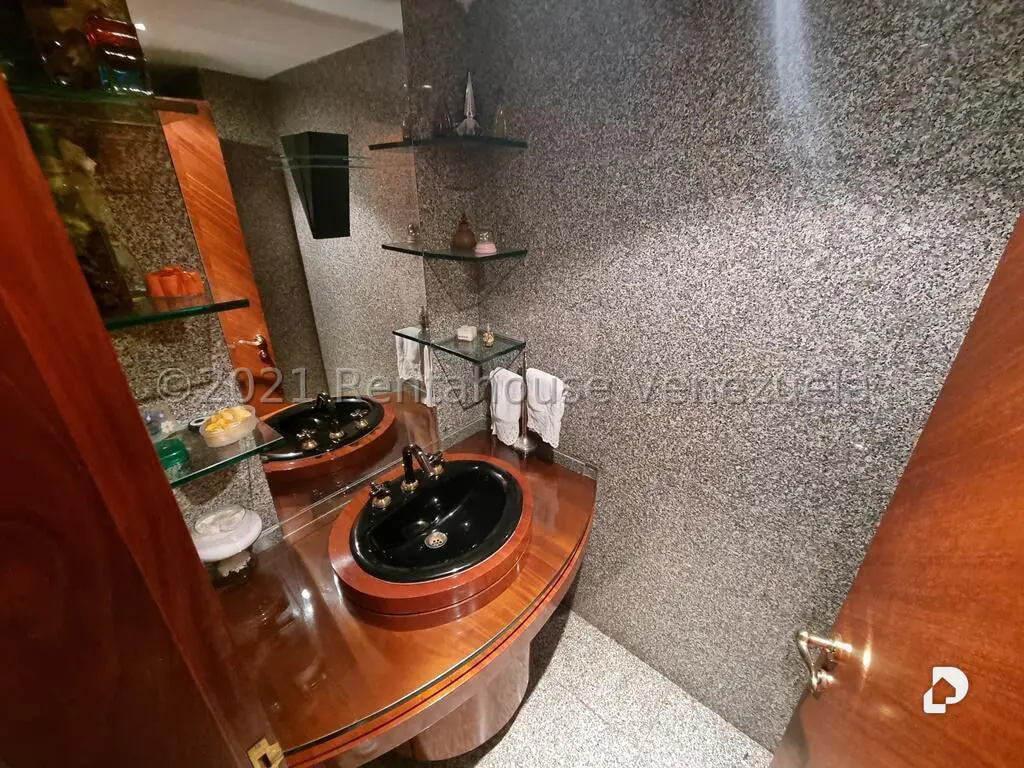 Apartamento en Los Chorros, Caracas – 18