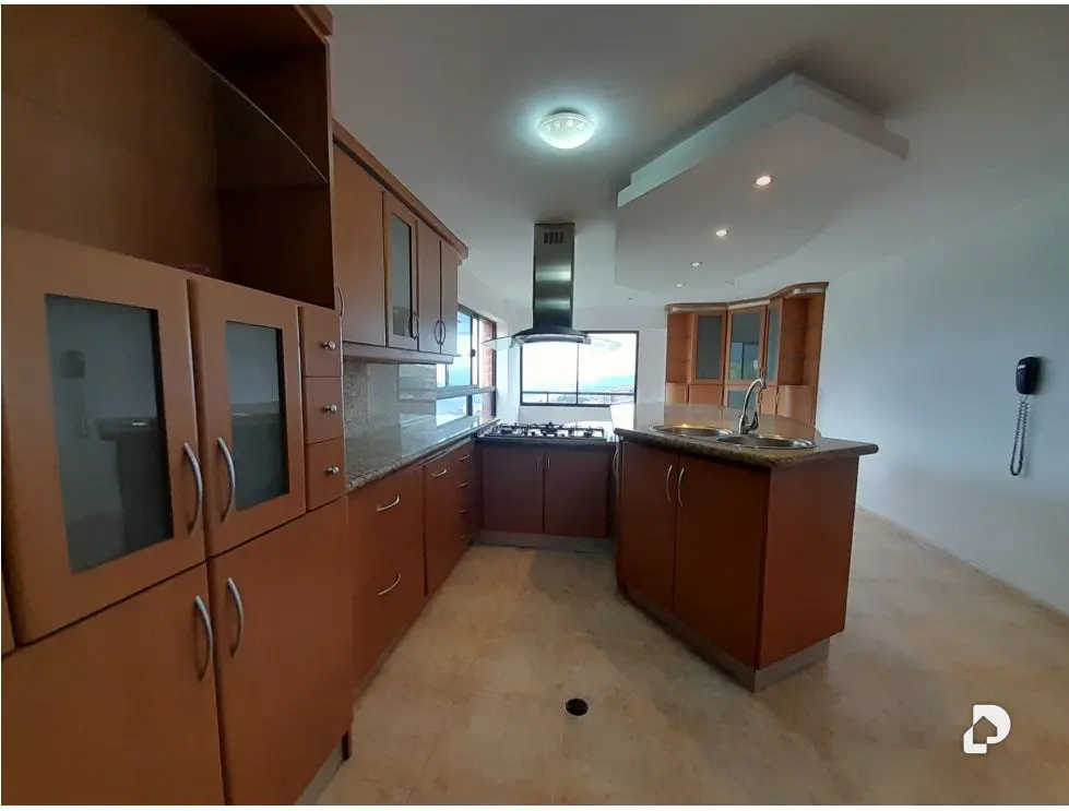 Apartamento en Urb. Miranda, Caracas – 13