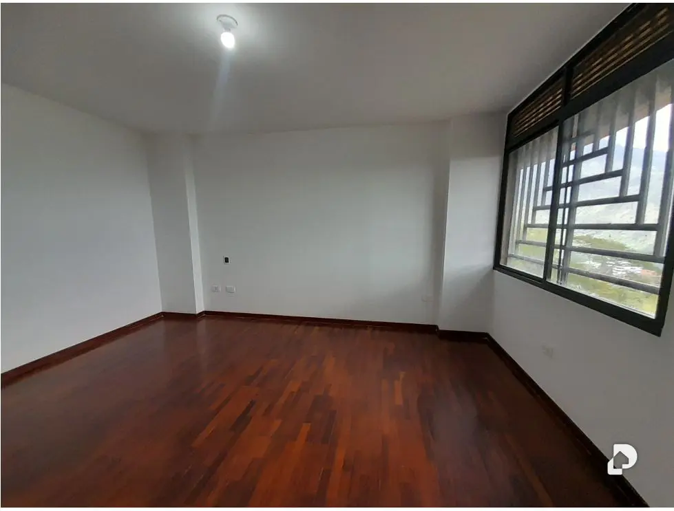 Apartamento en Urb. Miranda, Caracas – 29