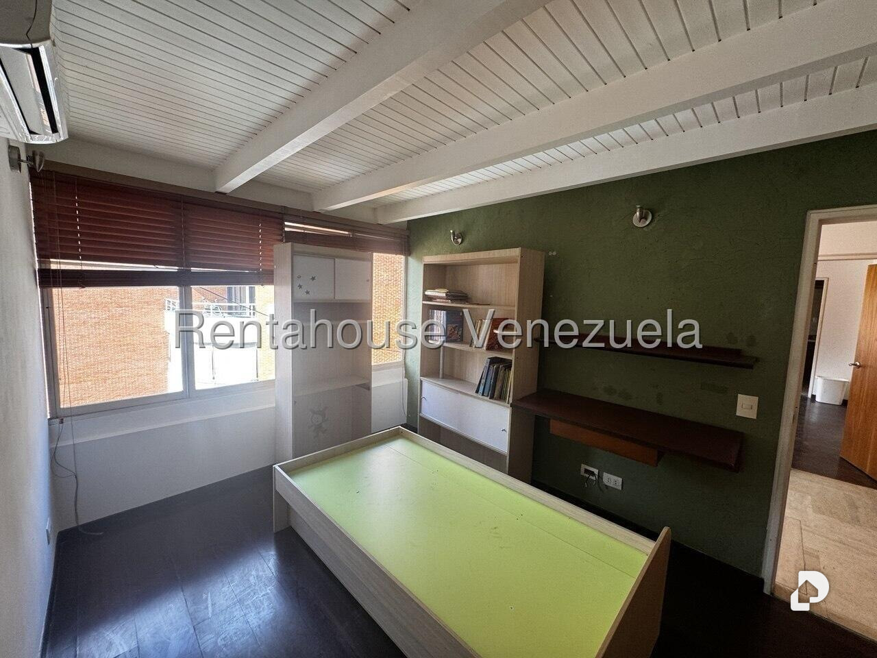 Apartamento en Campo Alegre, Caracas – 24