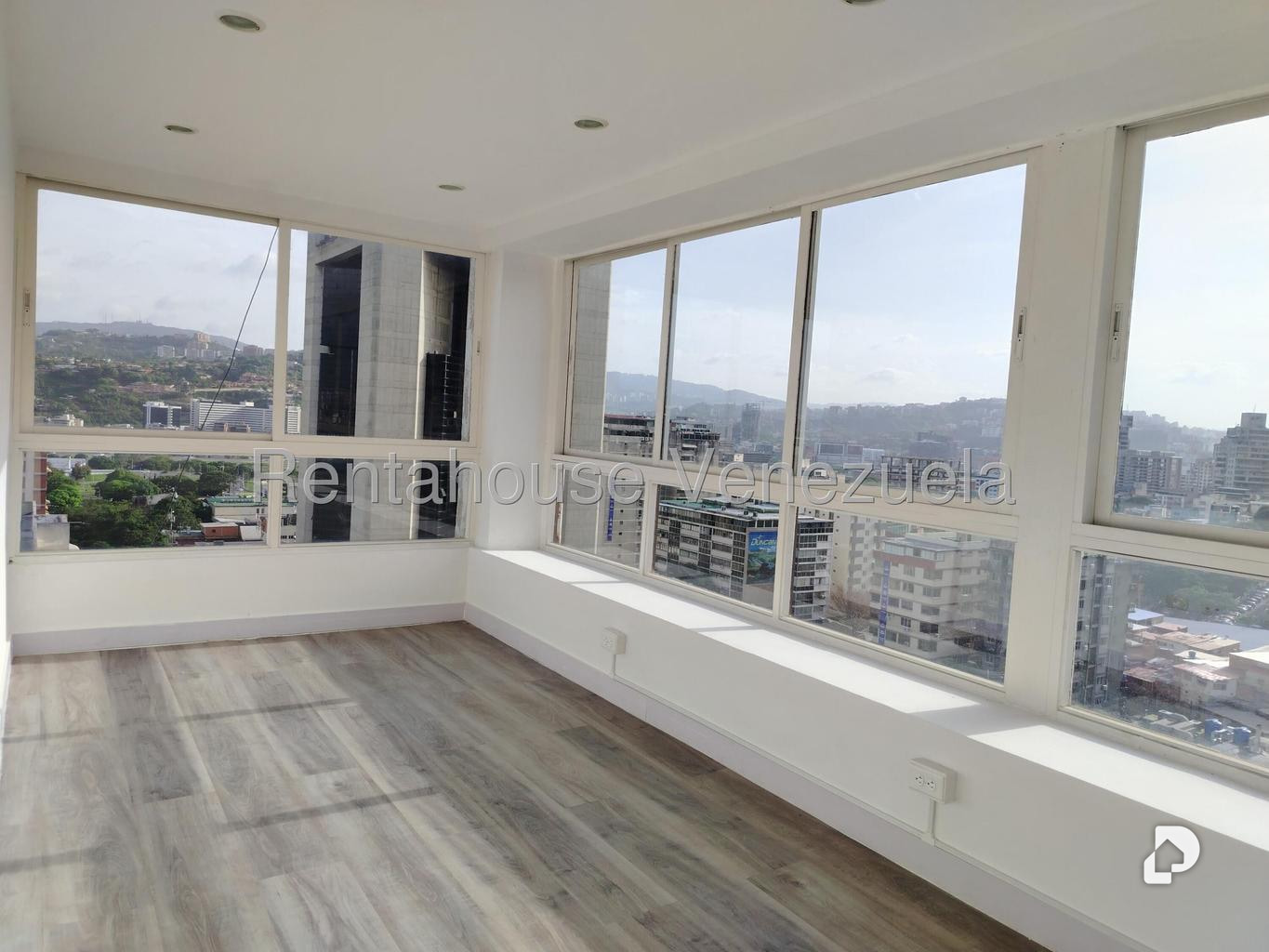 Local comercial en Altamira, Caracas – 15