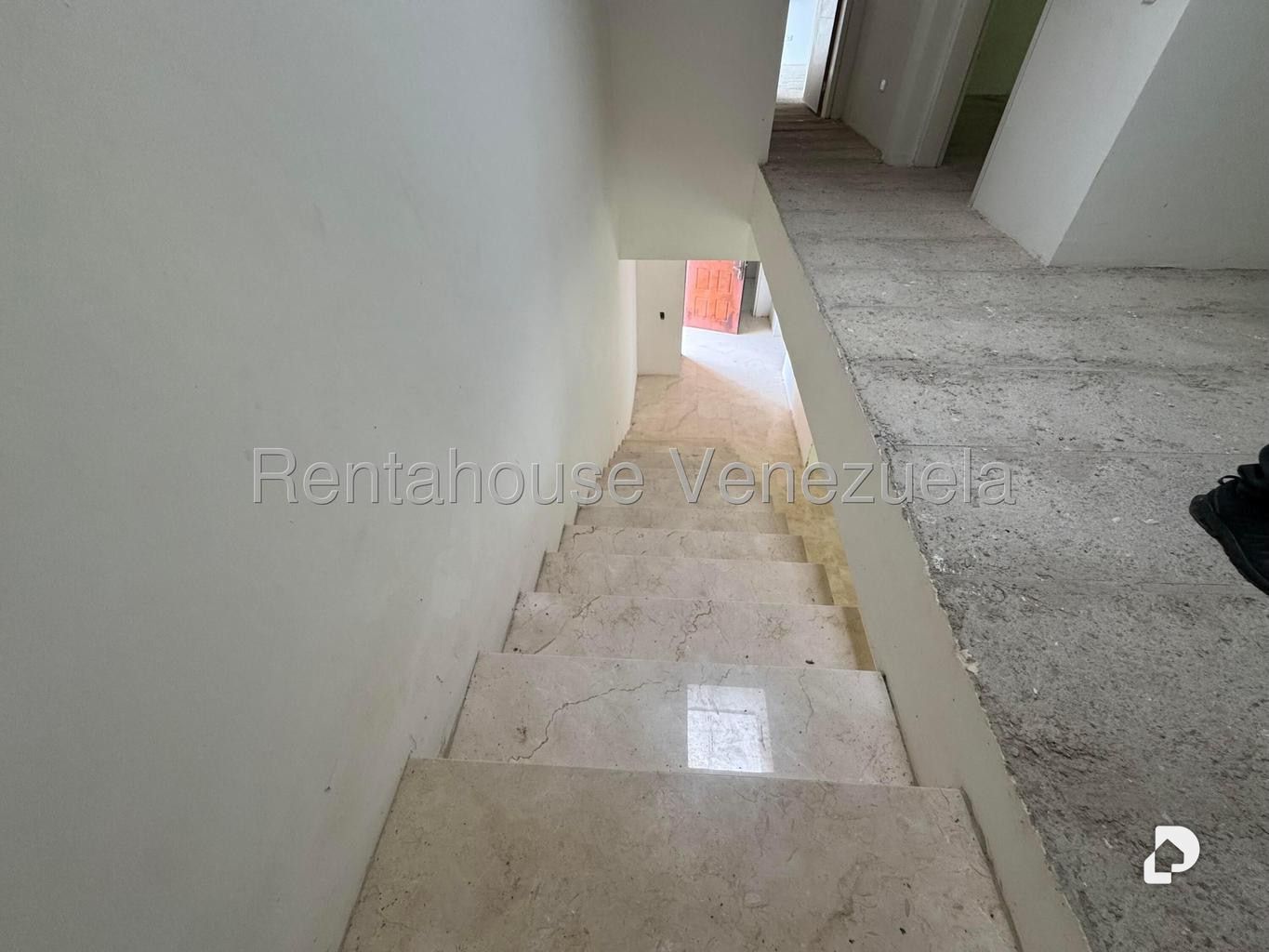 Casa en Oripoto, Caracas – 18