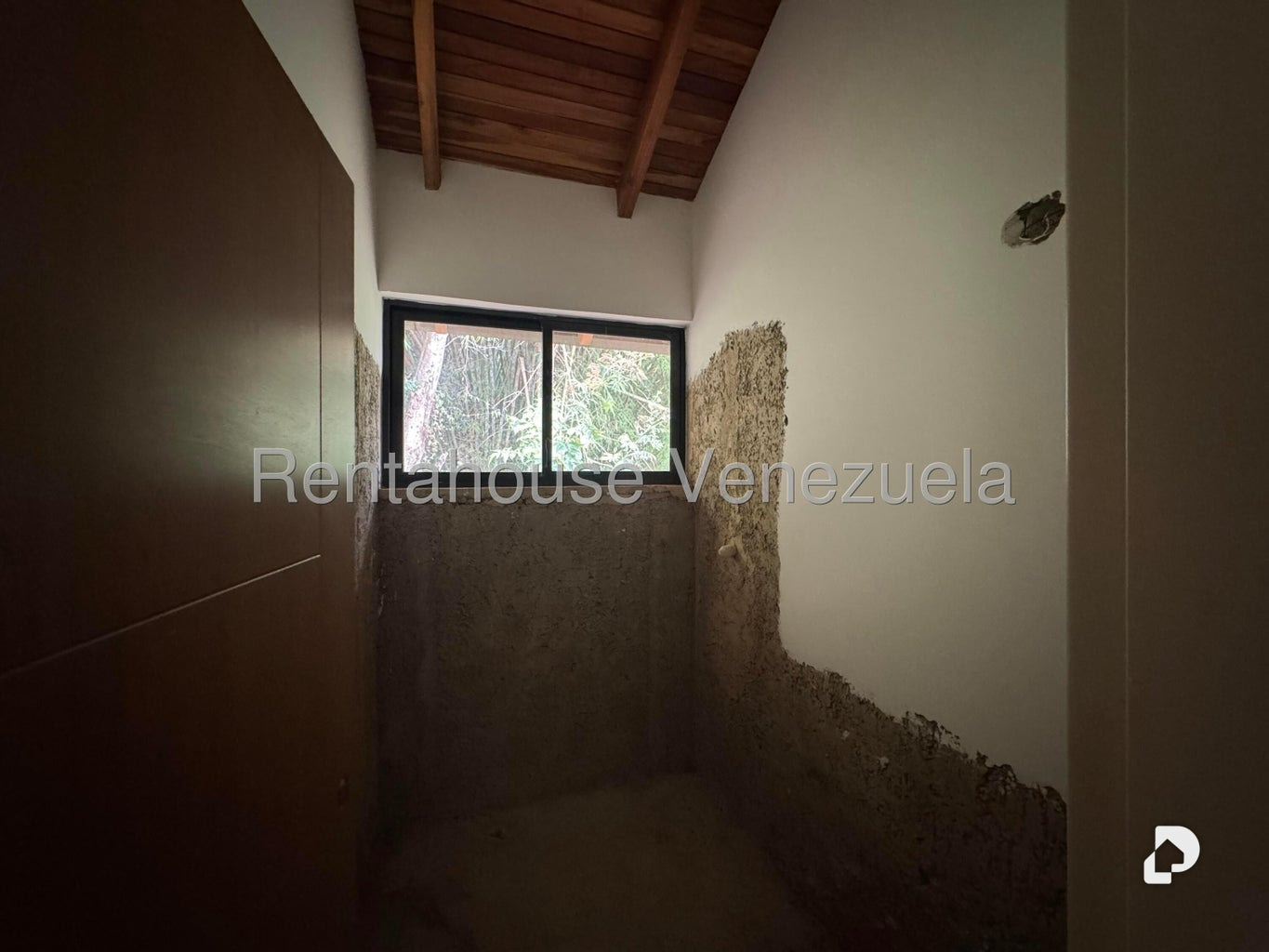 Casa en Oripoto, Caracas – 28