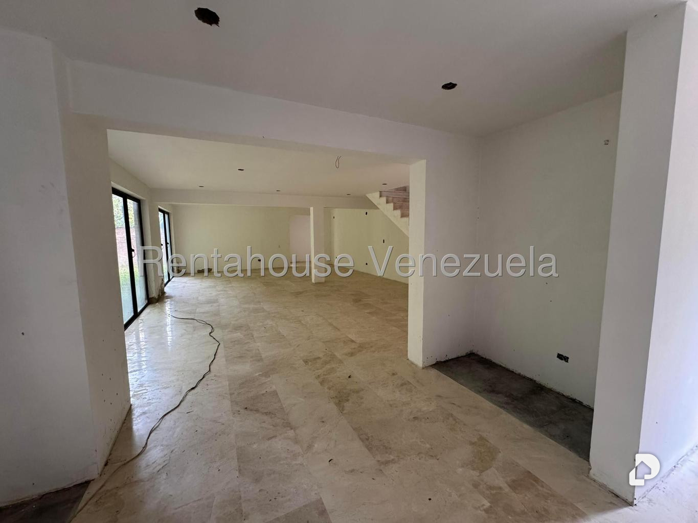 Casa en Oripoto, Caracas – 15