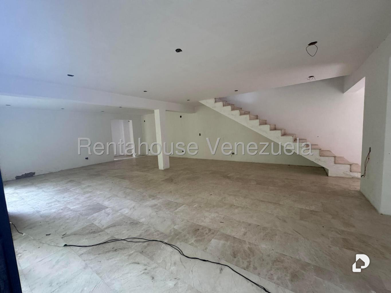 Casa en Oripoto, Caracas – 17