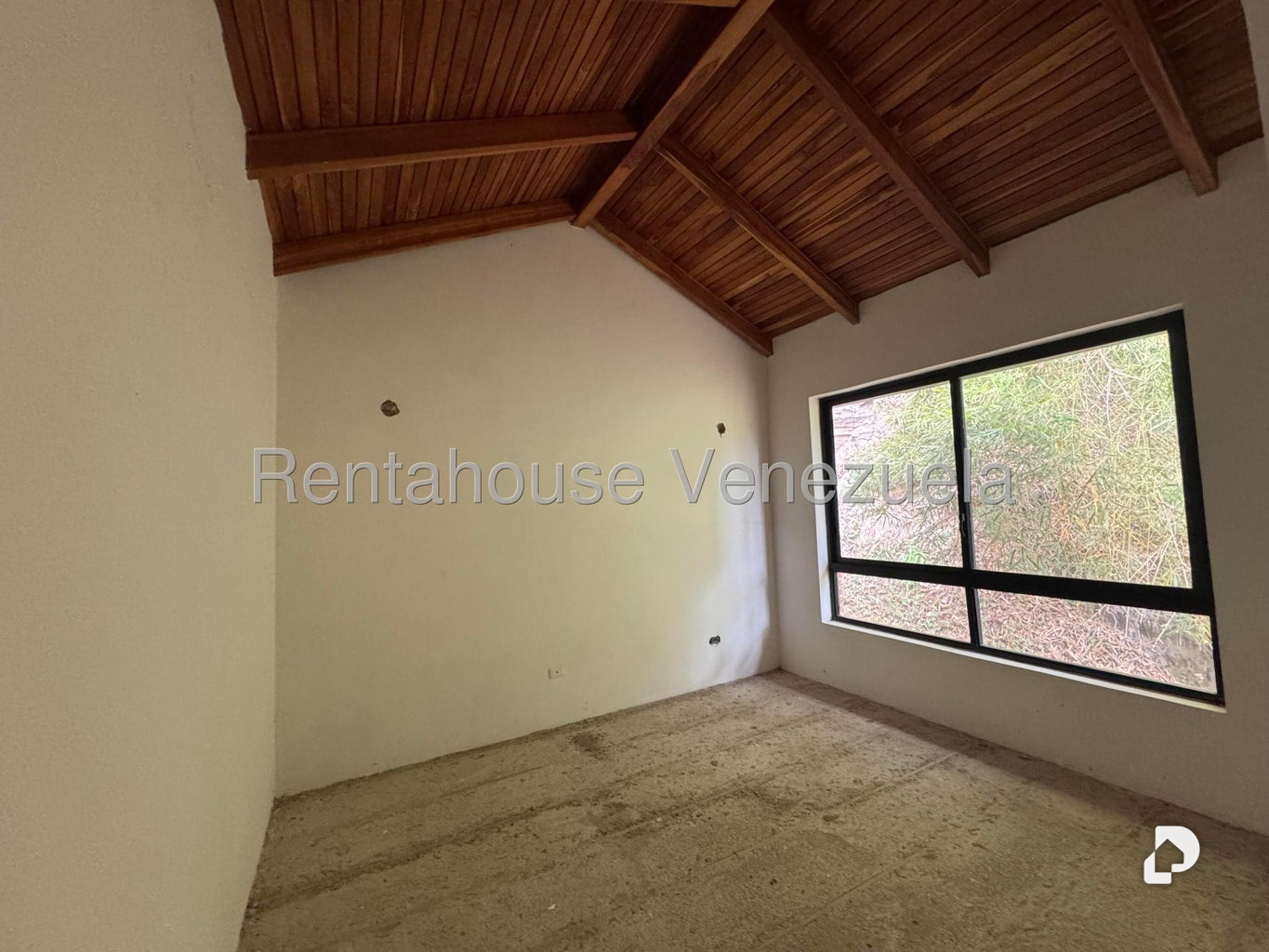Casa en Oripoto, Caracas – 27
