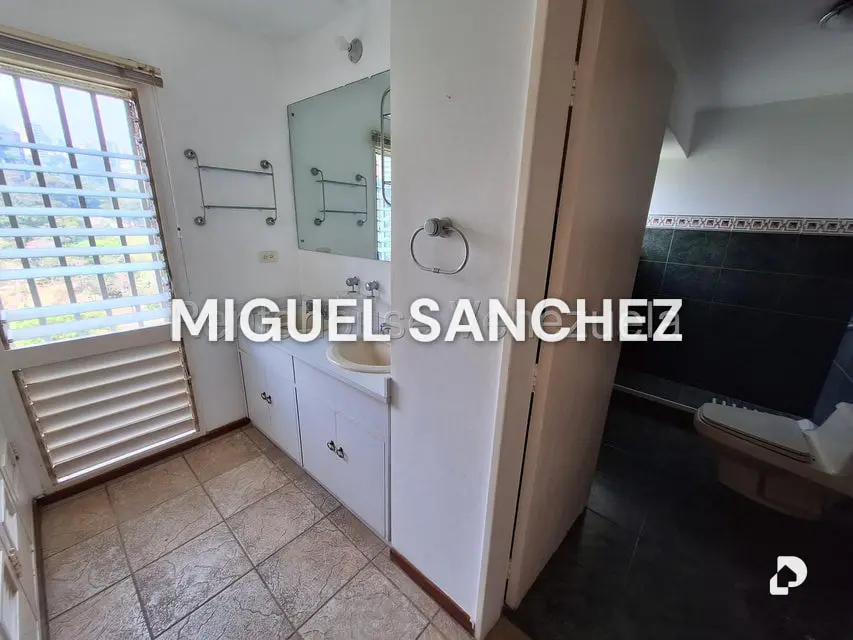 Apartamento en Los Naranjos, Caracas – 13