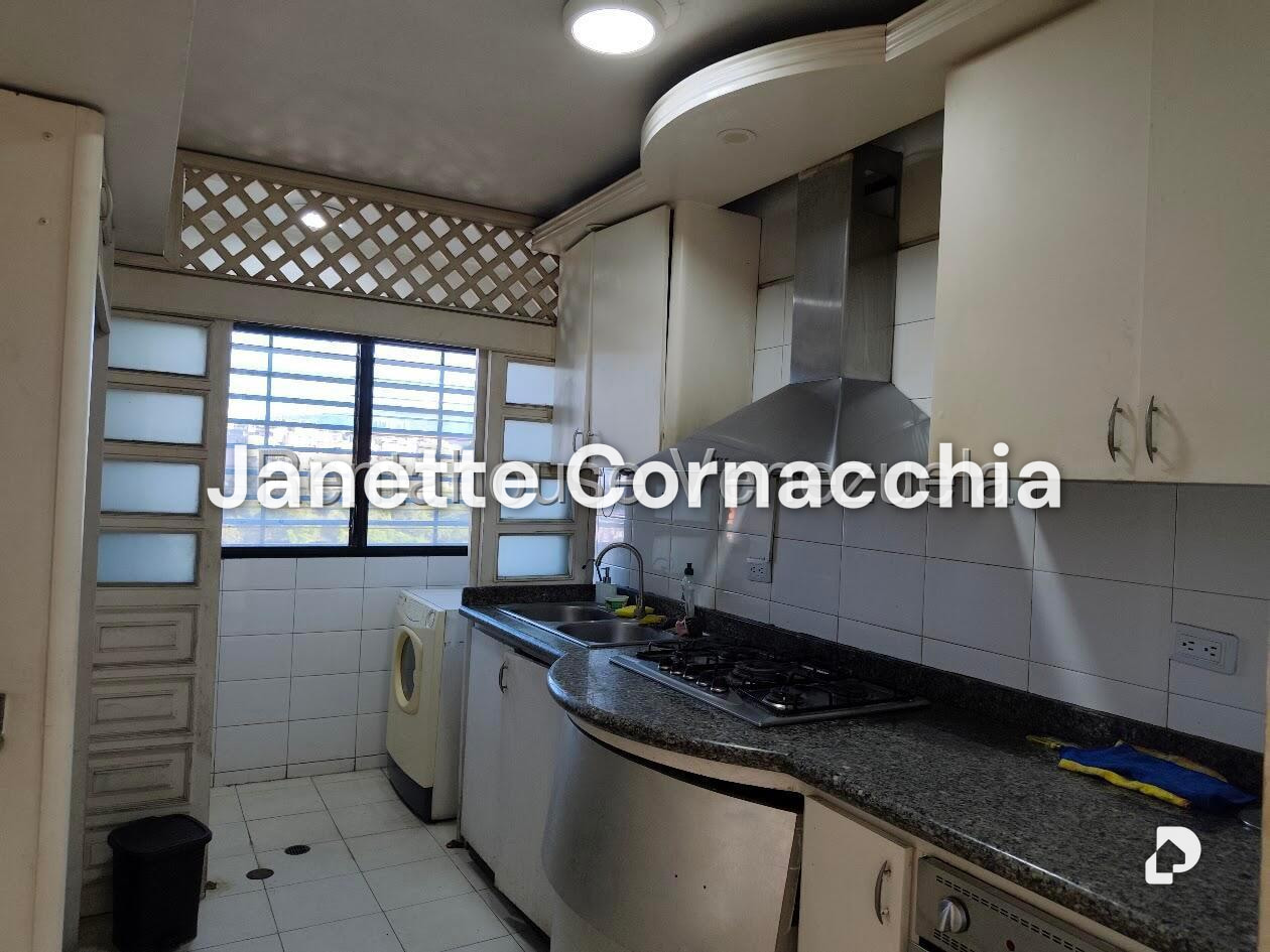 Apartamento en El Rosal, Caracas – 16