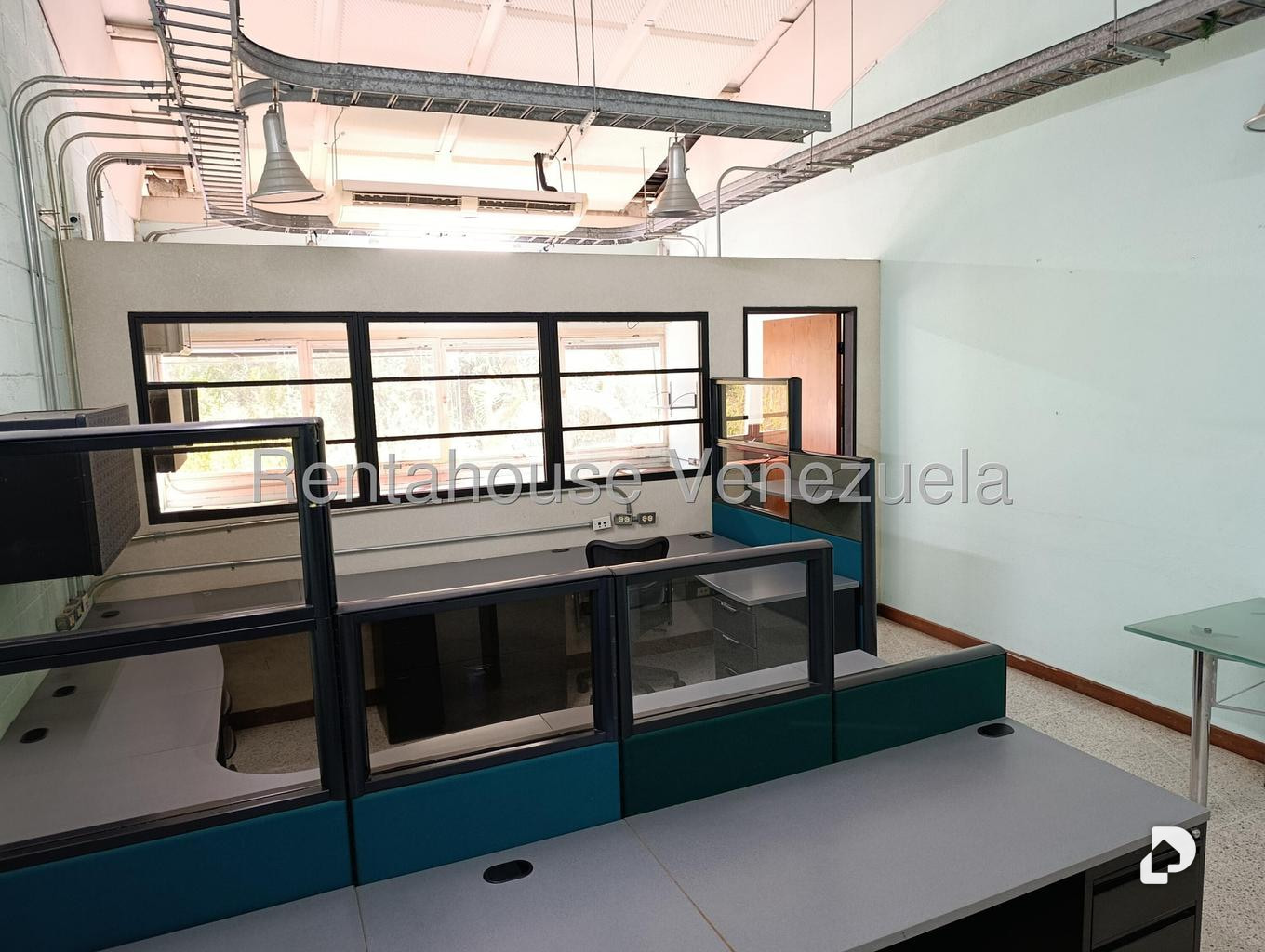 Oficina en Terrazas del Ávila, Caracas – 8