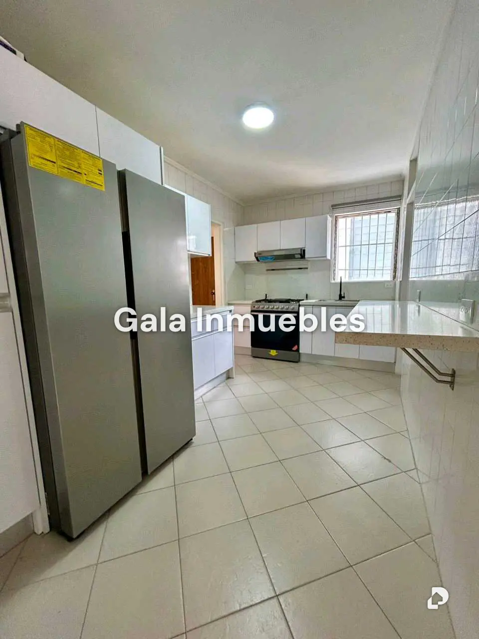 Apartamento en Los Palos Grandes, Caracas – 11