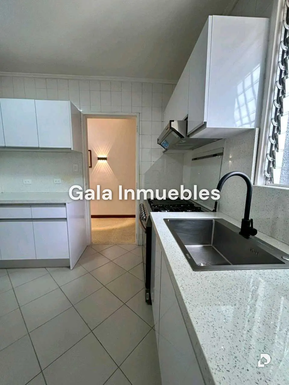 Apartamento en Los Palos Grandes, Caracas – 10