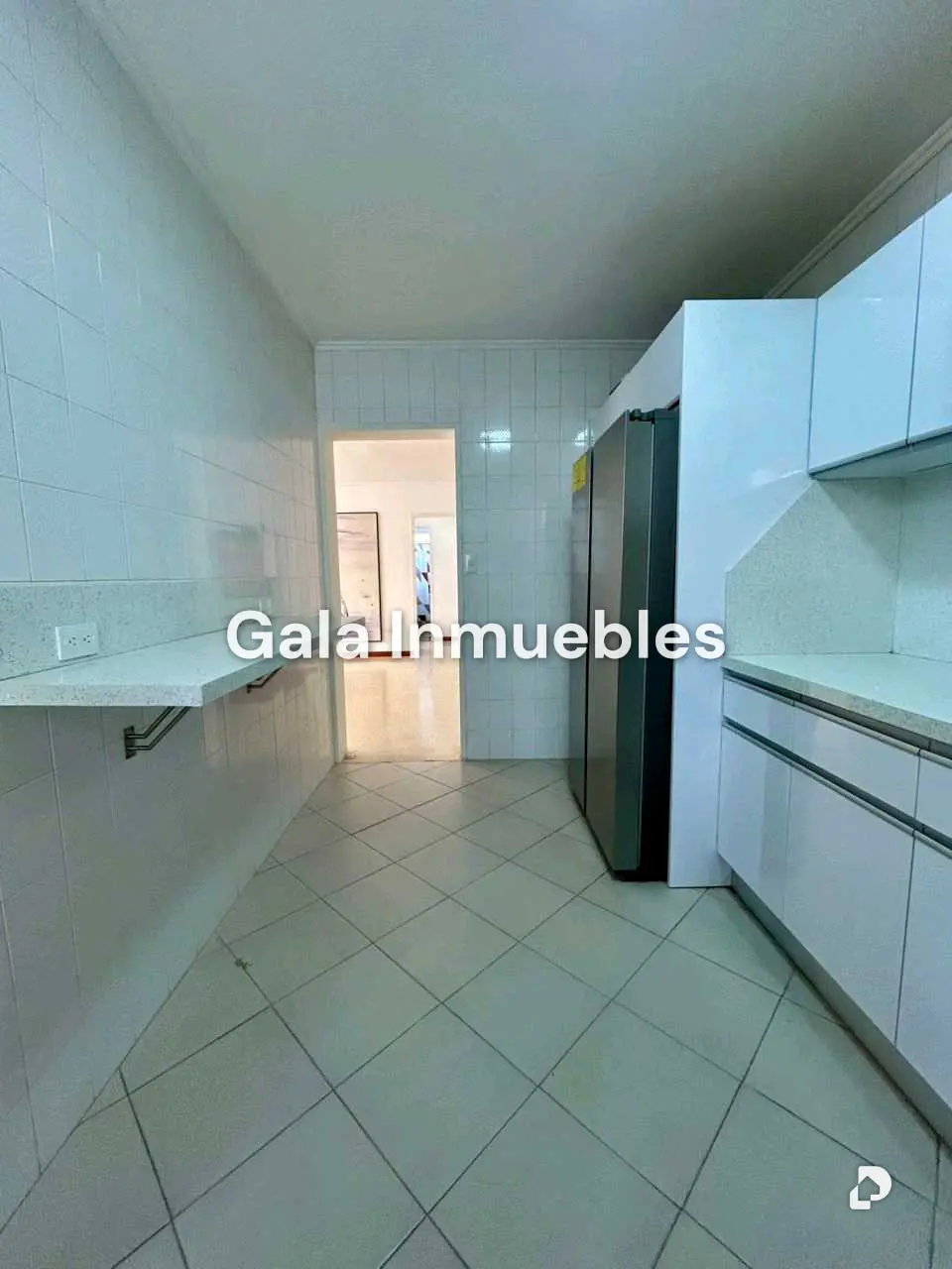 Apartamento en Los Palos Grandes, Caracas – 8