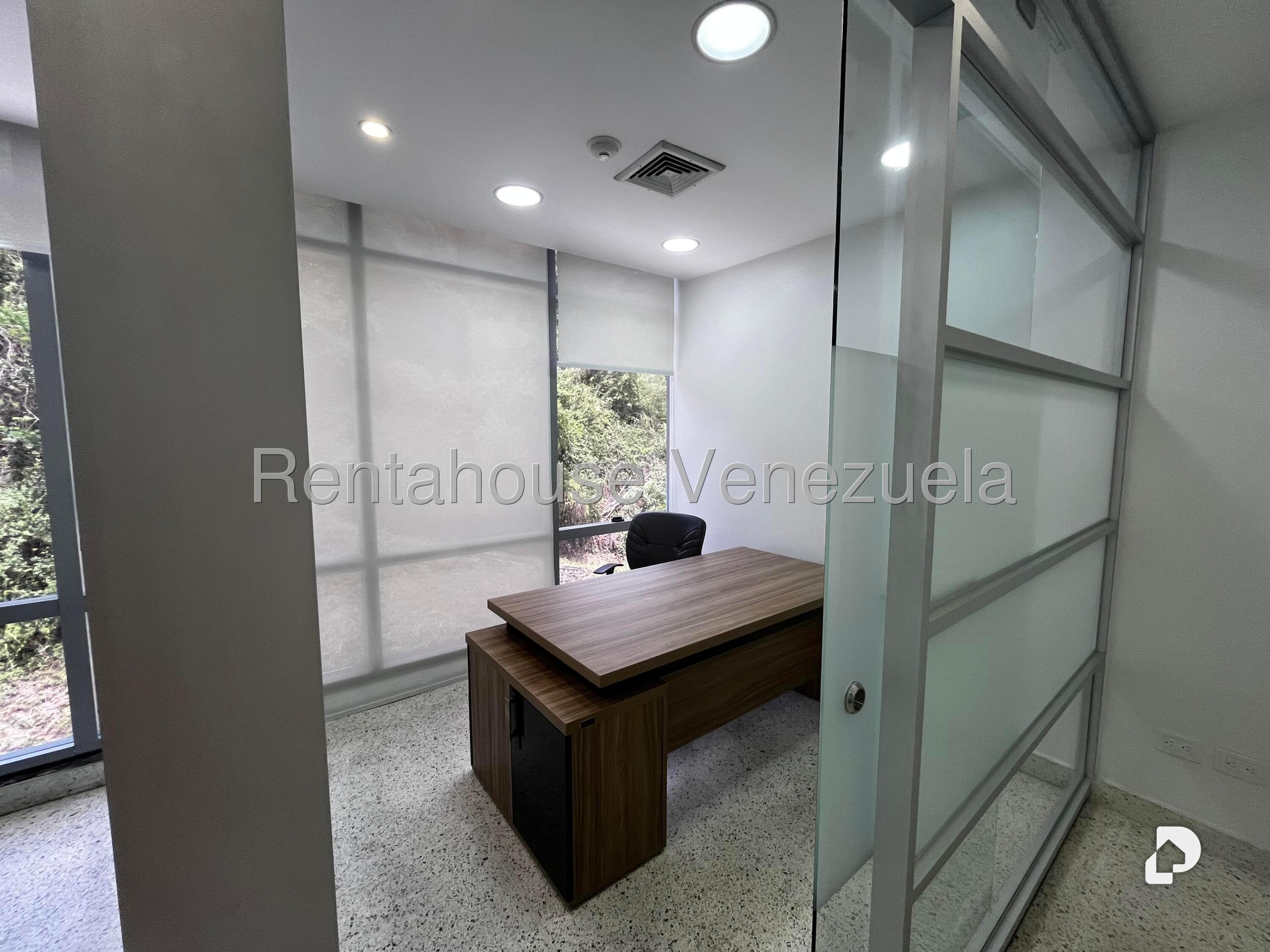 Oficina en La Trinidad, Caracas – 18