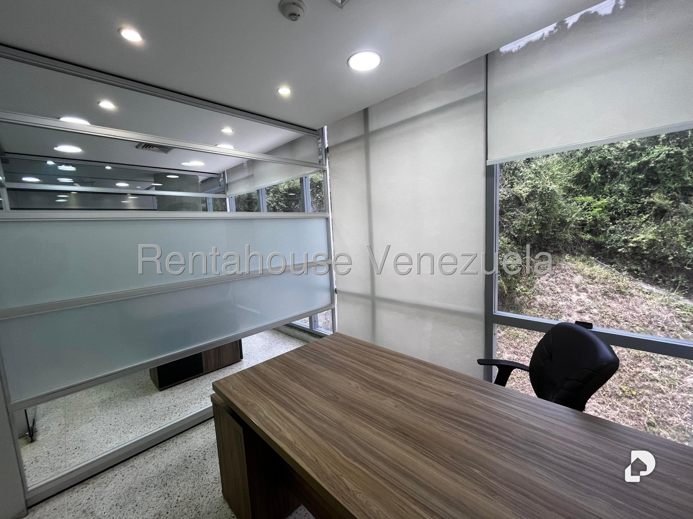 Oficina en La Trinidad, Caracas – 19