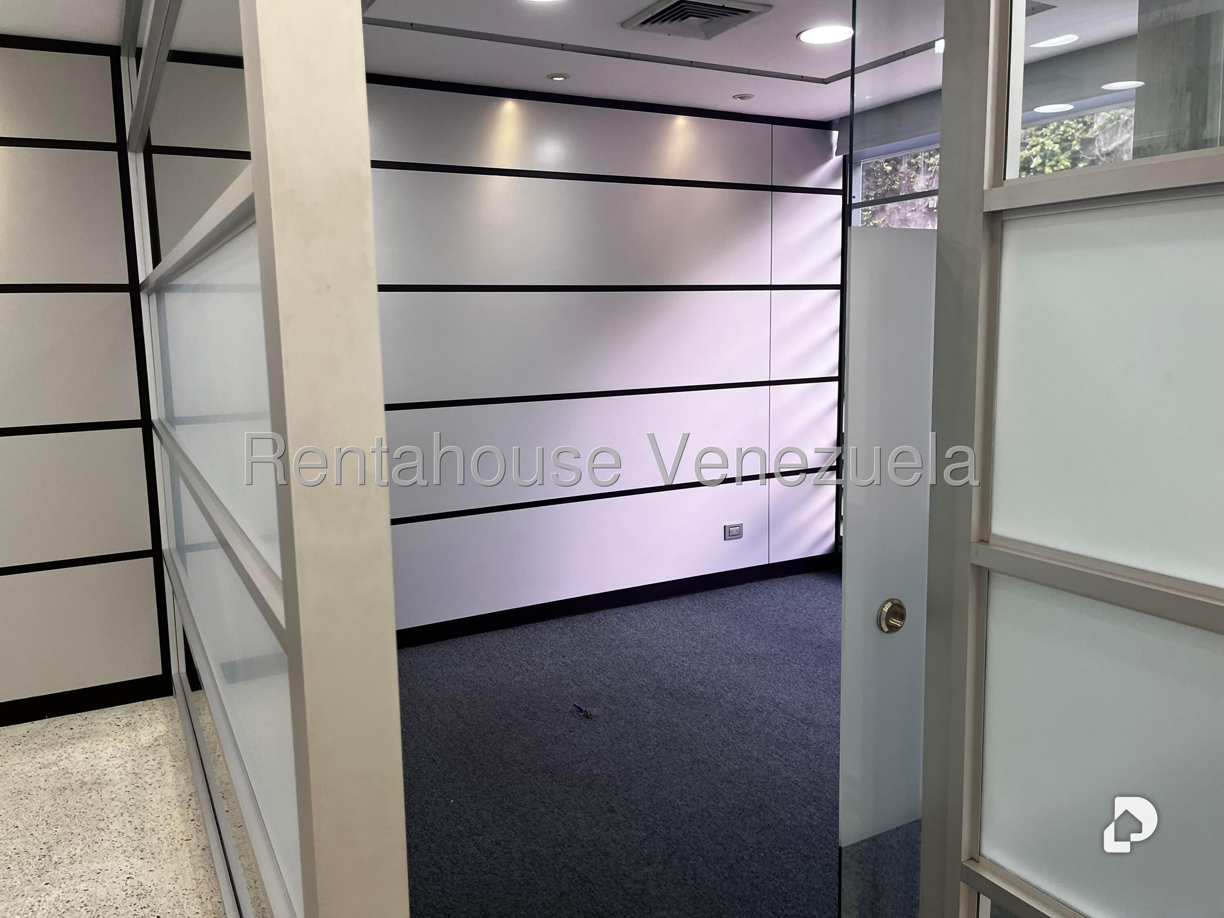 Oficina en La Trinidad, Caracas – 10