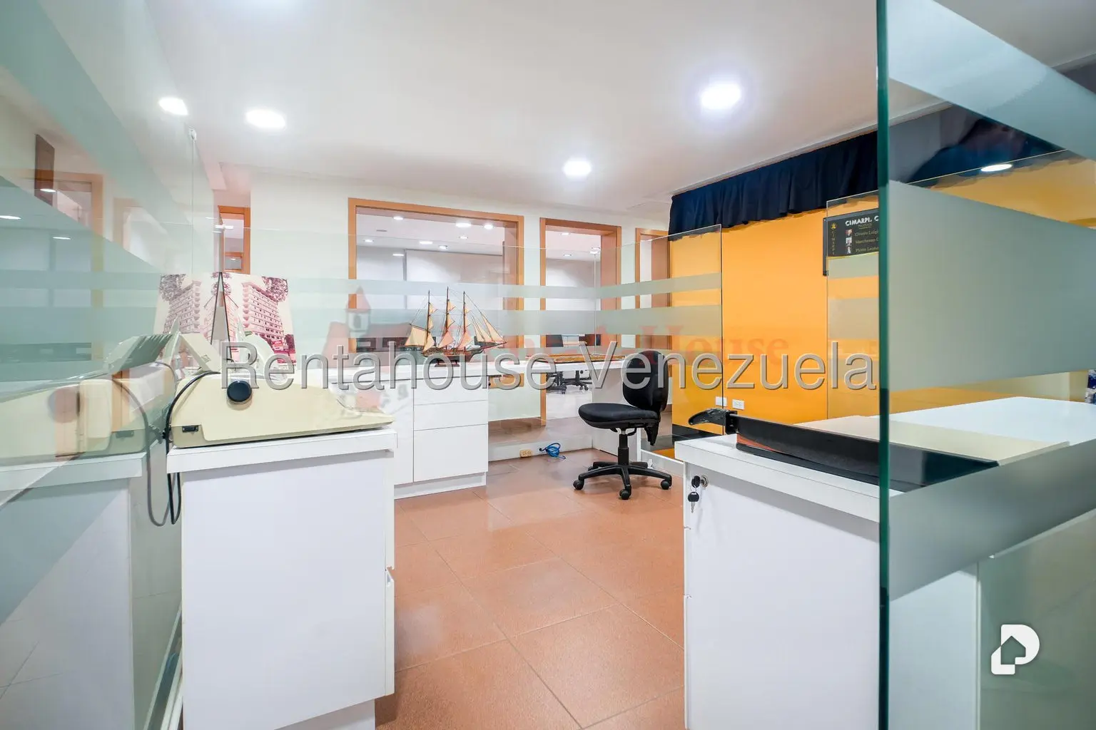 Local comercial en La Castellana, Caracas – 29