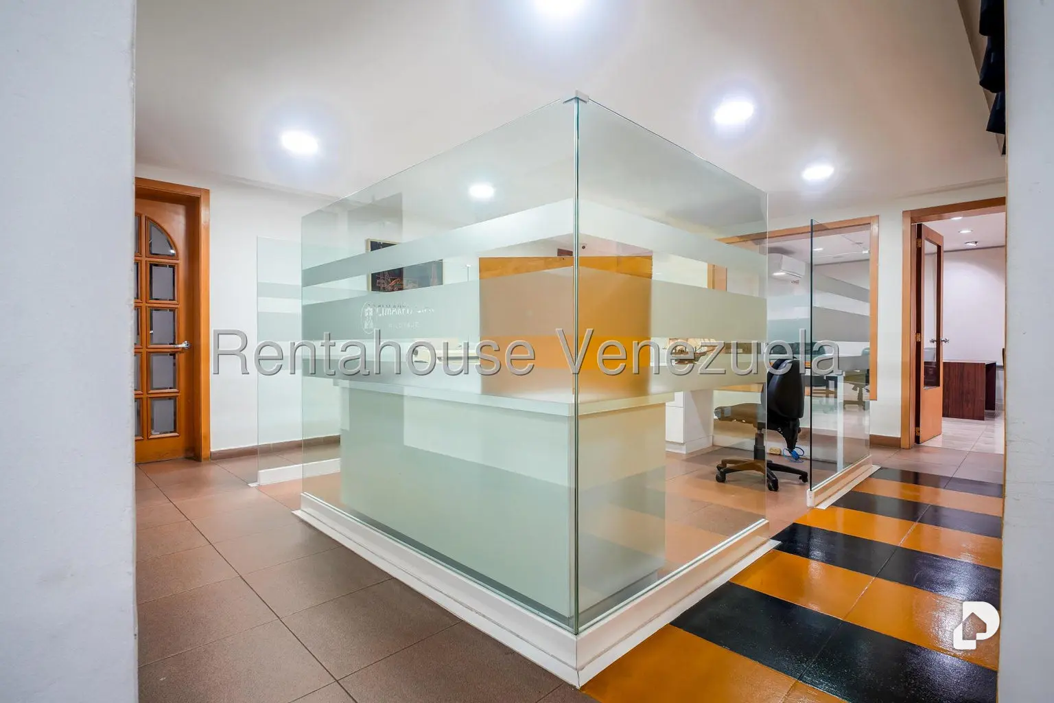 Local comercial en La Castellana, Caracas – 28